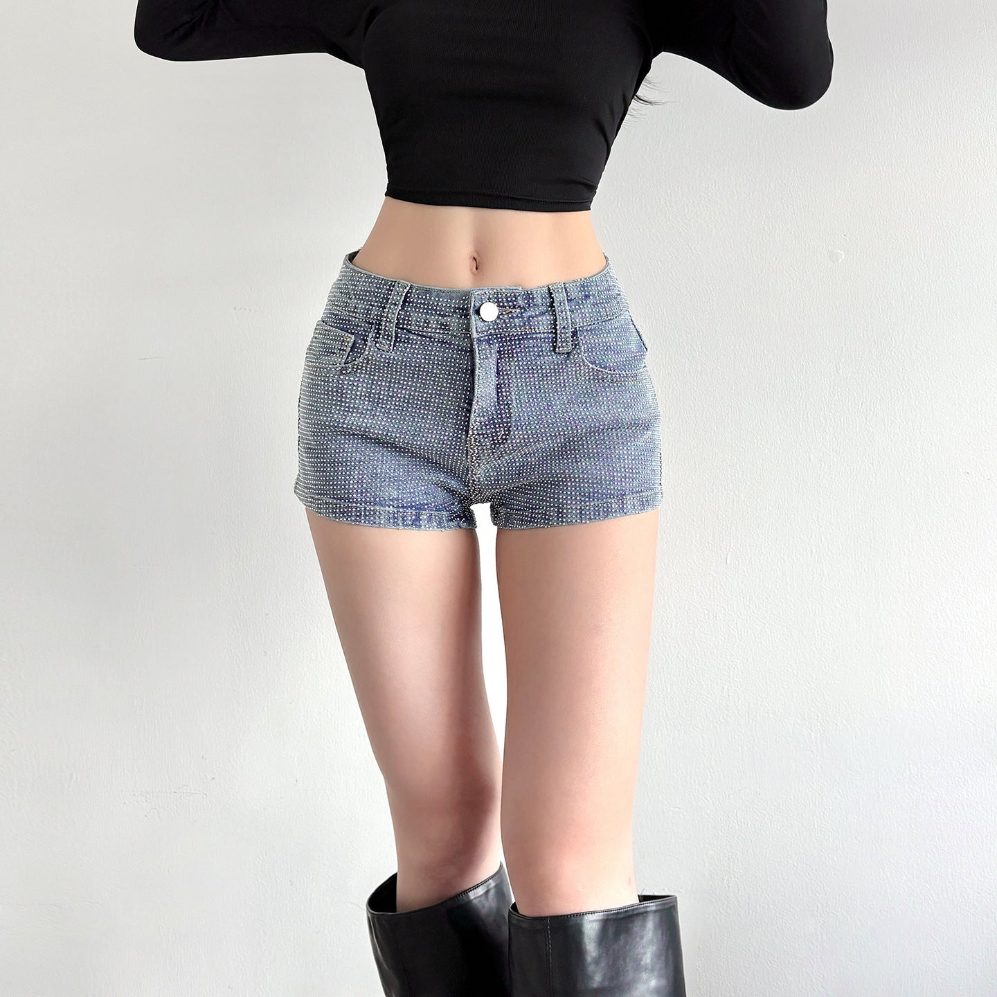 Fashionable Sparkly Heat-applied Rhinestone Low-rise Denim Hip-hugging Shorts