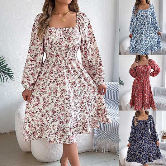 Elegant blomsterkjole med taljesnøre og flæsekant