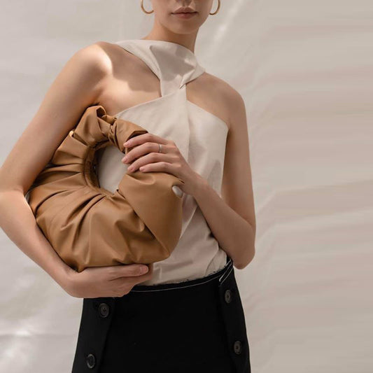 Bloggeren anbefaler The Ring To Hold The Cloud Horn Fold Bag