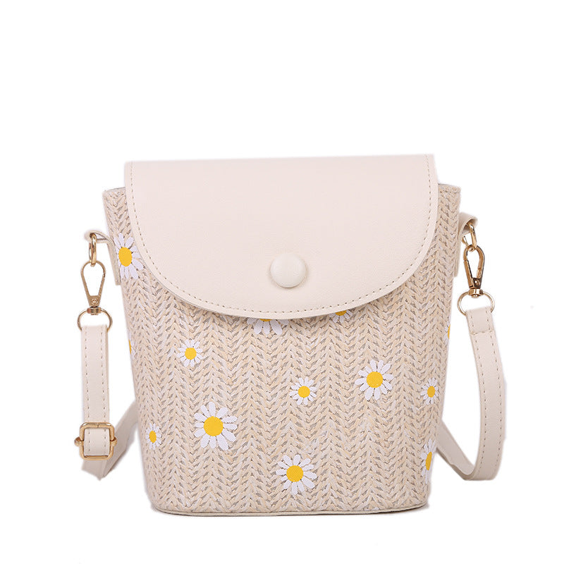 Womens Stylish Raffia Straw Shoulder Bag With Pleated Details