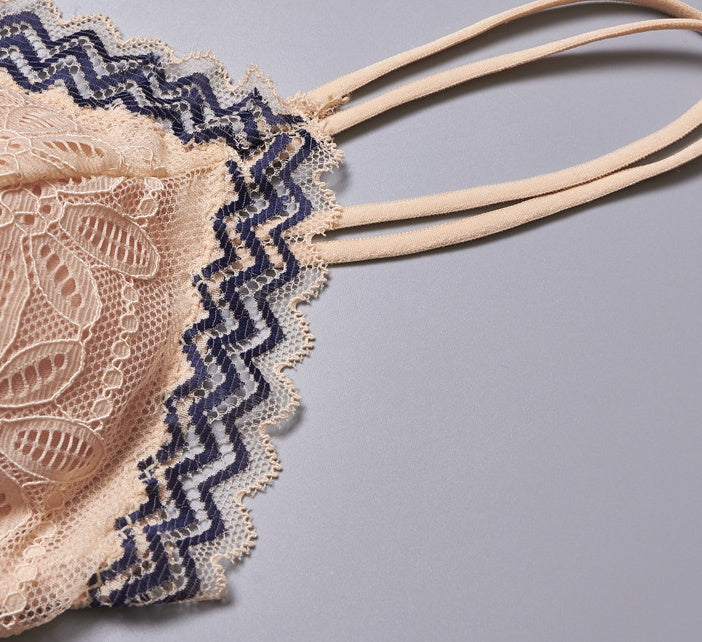 Long Two-color Lace On The Chest To Prevent Exposure