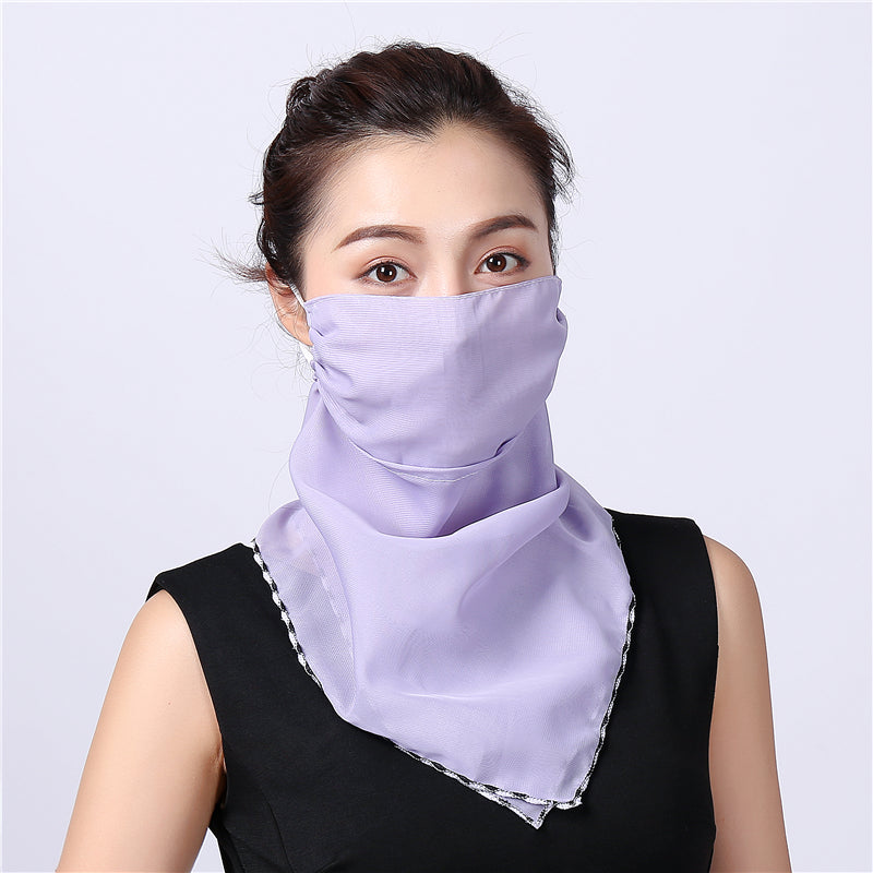 Outdoor riding triangle scarf