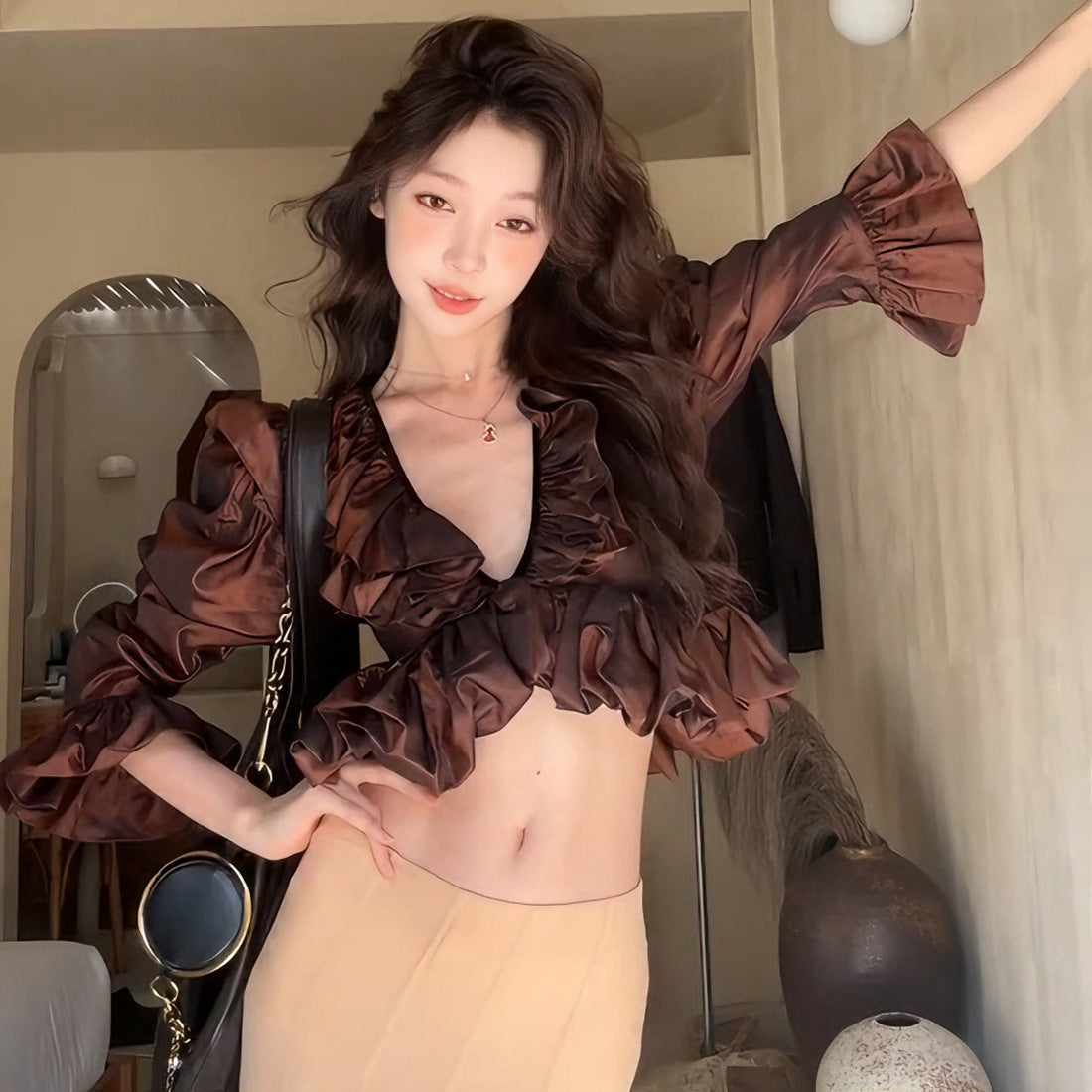 Womens Fashionable Top With A Ruffled Hem