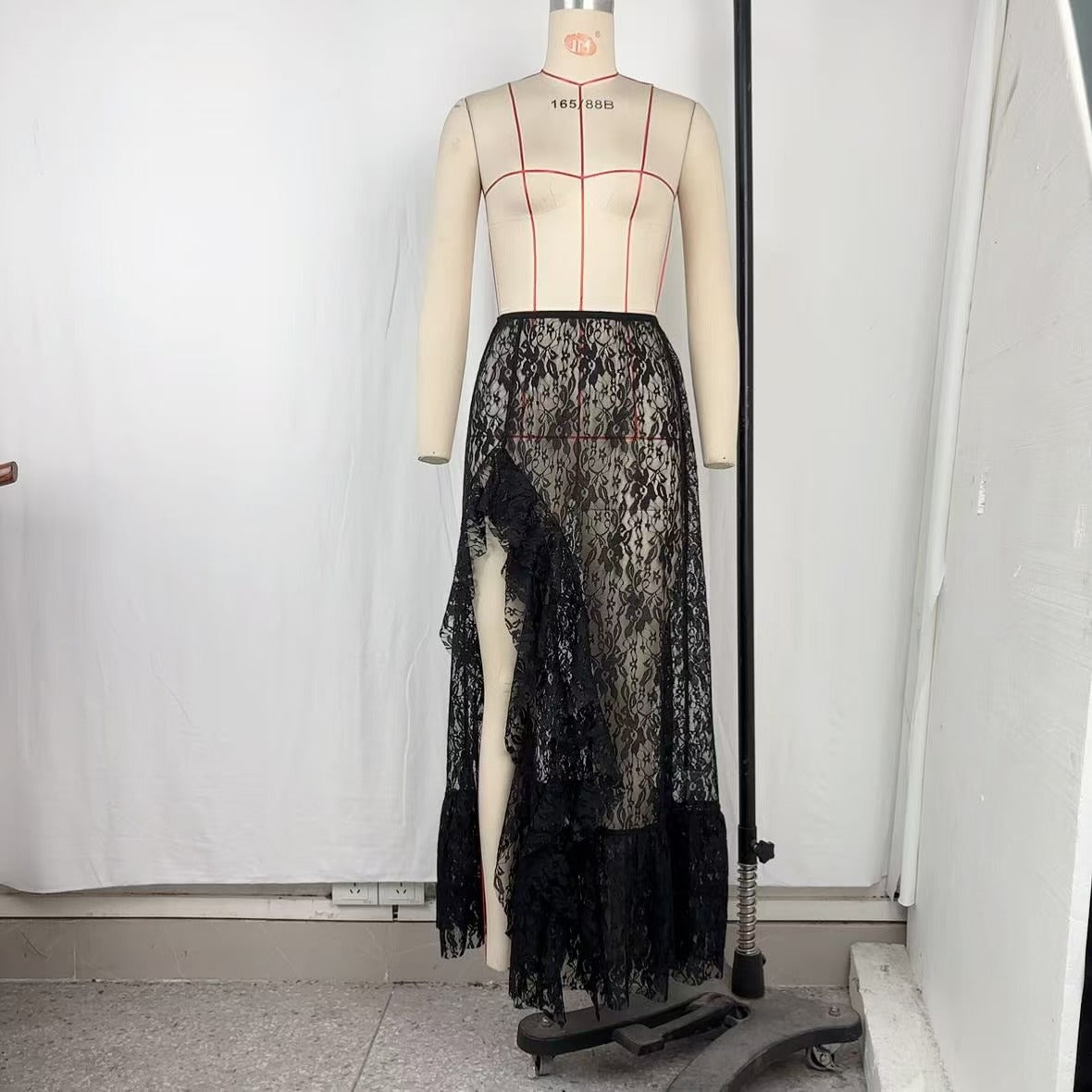 Versatile Slimming Irregular Lace Slit Skirt