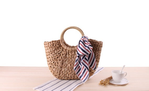 Carrying straw bag