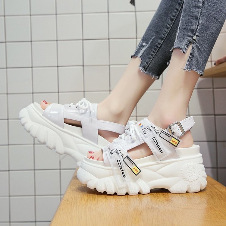 Increased inner sandals with platform