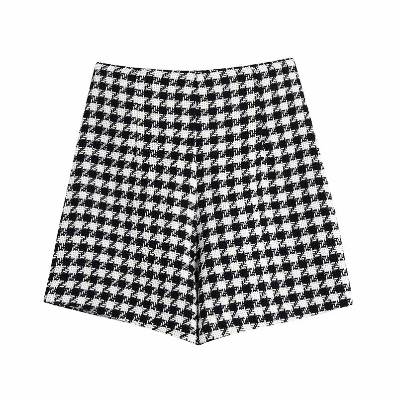 Mode Damedragt i Houndstooth-tekstur med Store Shorts