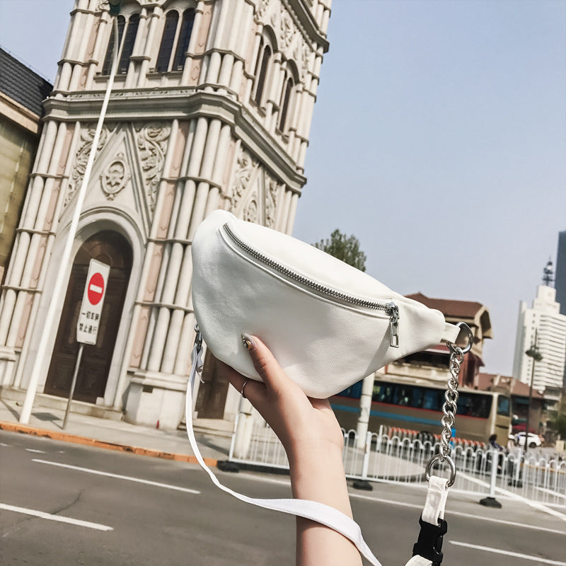 On the new pocket female summer new wave Korean version of the personality fashion chain chest bag simple wild Messenger bag