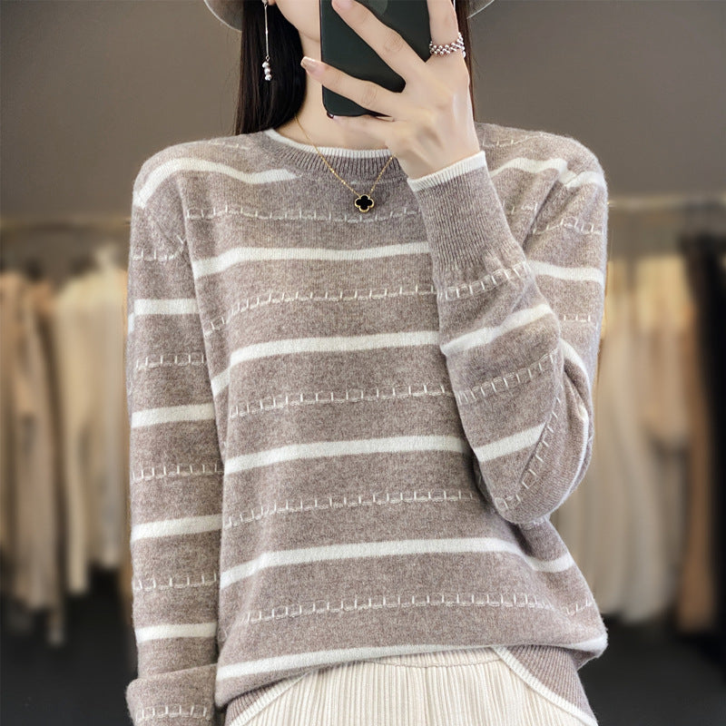 Womens Striped Long-Sleeve Sweater With A Crew Neck For FallWinter