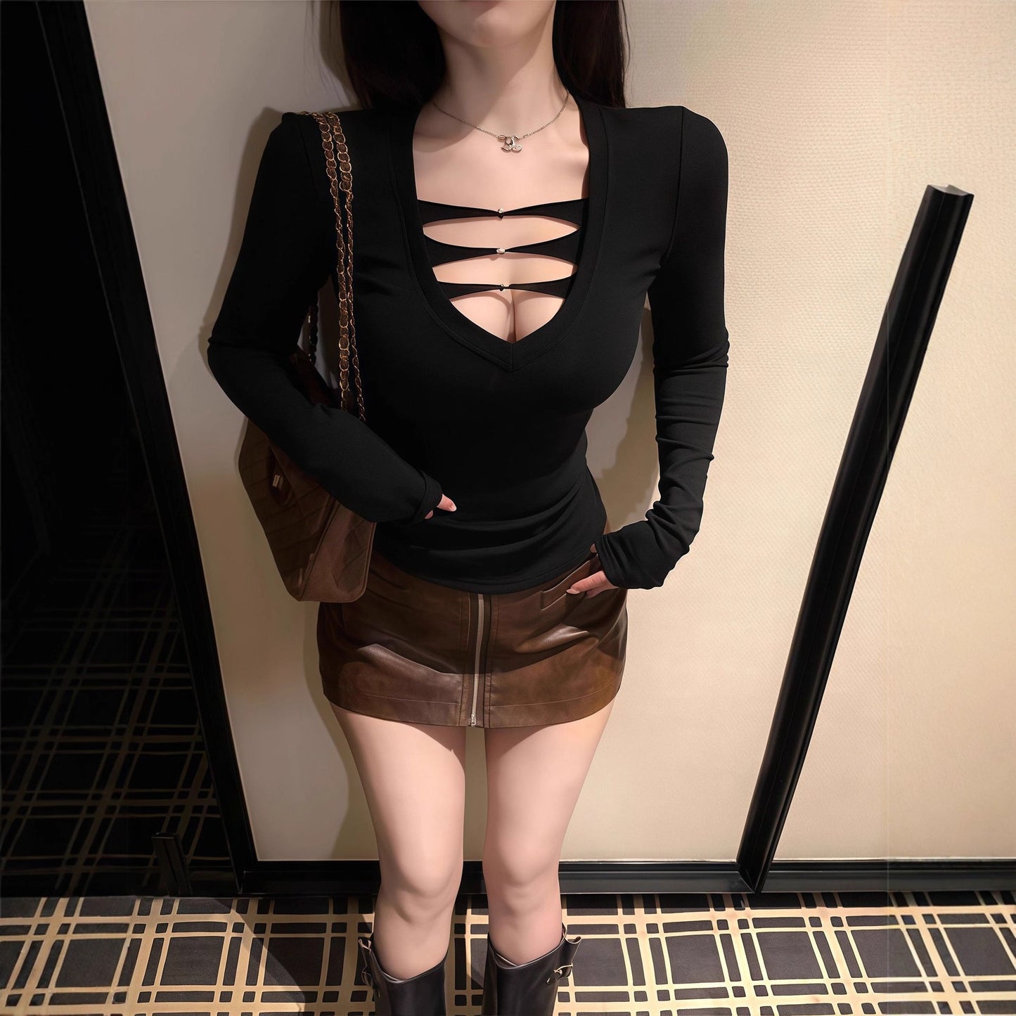Top Donna a Maniche Lunghe a Colore Unito con Scollo a V e Dettaglio Trasparente