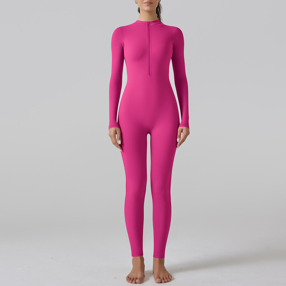 Jumpsuit til kvinder med halvåben lynlås og skinny pasform