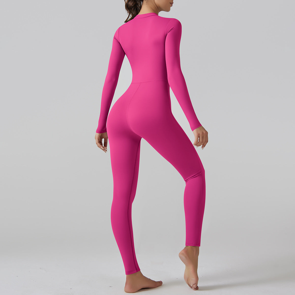 Jumpsuit til kvinder med halvåben lynlås og skinny pasform