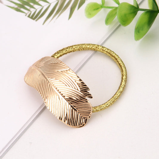 Trendy Horsetail Buckle