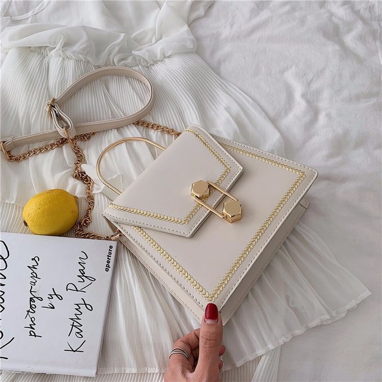 Fashion chain one shoulder small square bag
