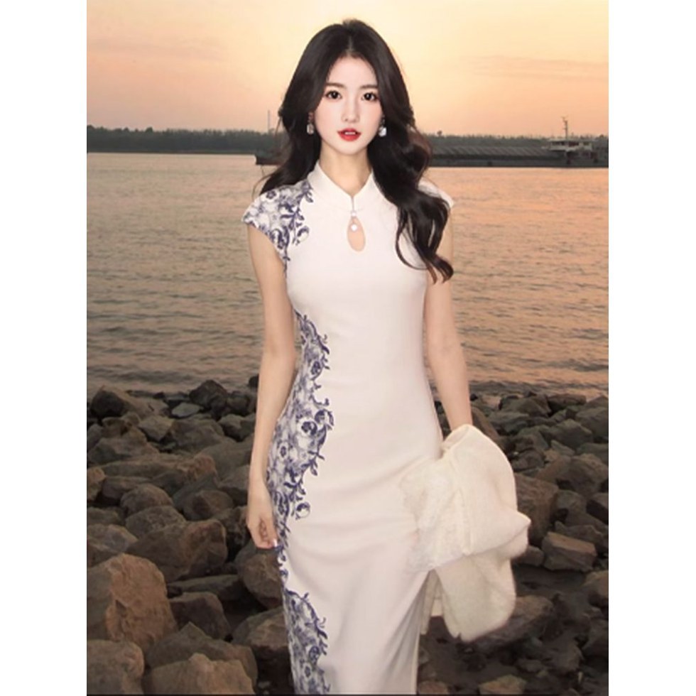 Modern Chinese-Style Slim Fit Cheongsam Dress - Silk Blend Elegant Traditional-Inspired Women's Formal Dress