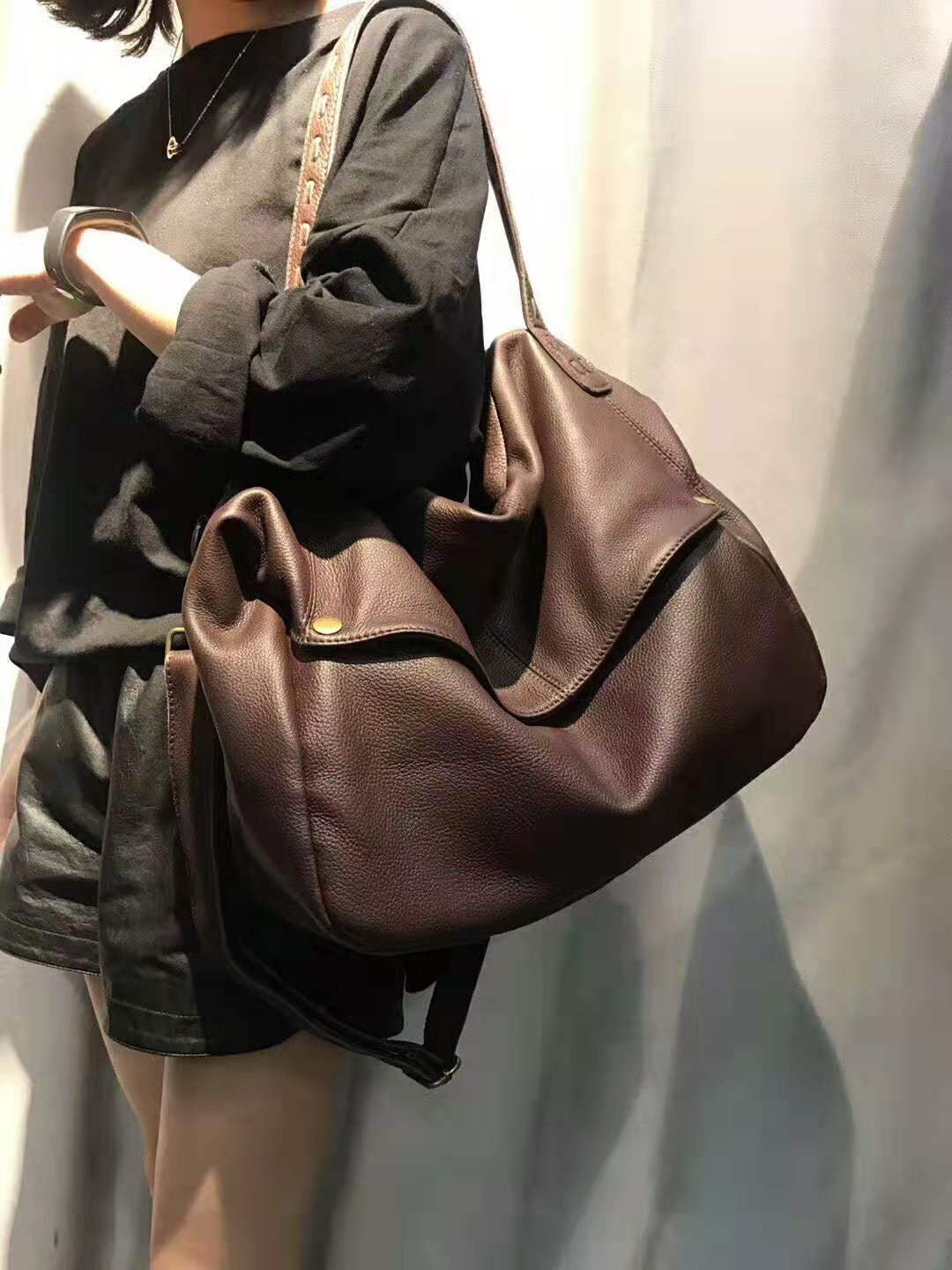 Top Layer Cowhide Large Capacity Shoulder Bag