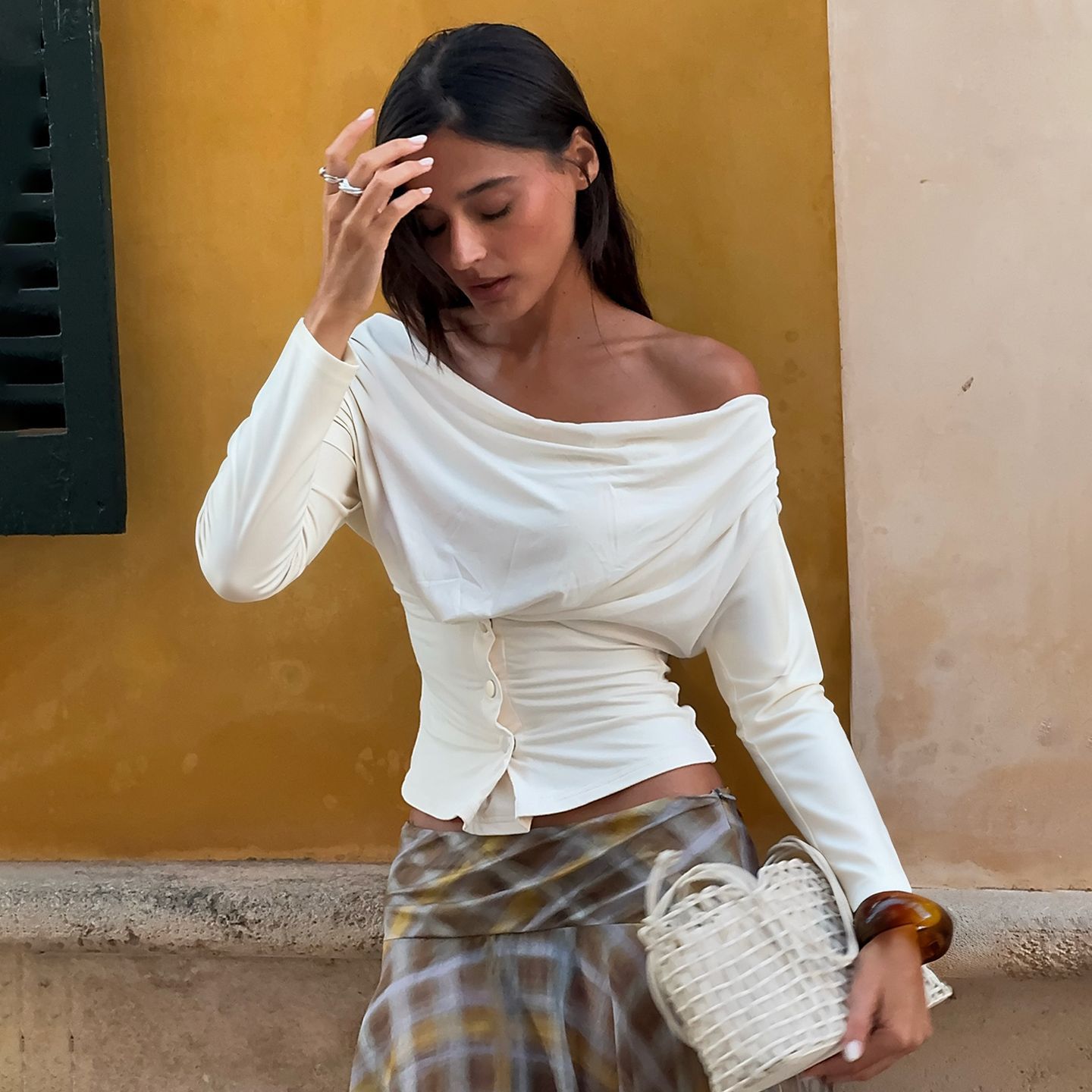 Stylish And Minimalist Long Sleeve Top For Women