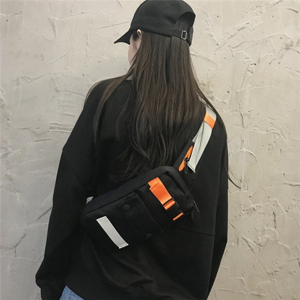 Contrast chest bag female