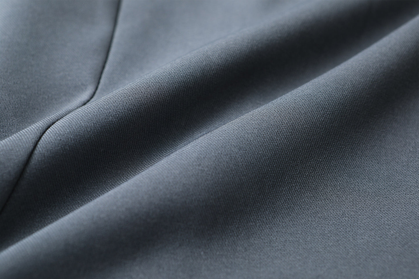 Gentle Feminine Pleated Dress With A Bow For Slimming Look