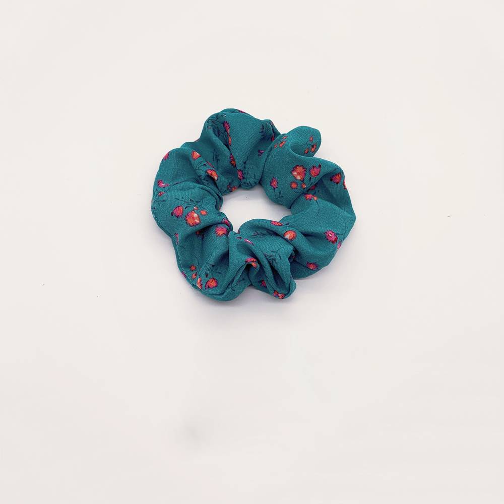 The wind is sweet and retro French floral hairpin
