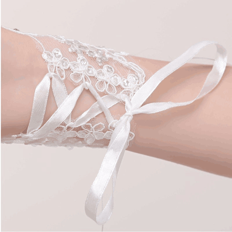 White Hook And Fingerless Short Lace Gloves