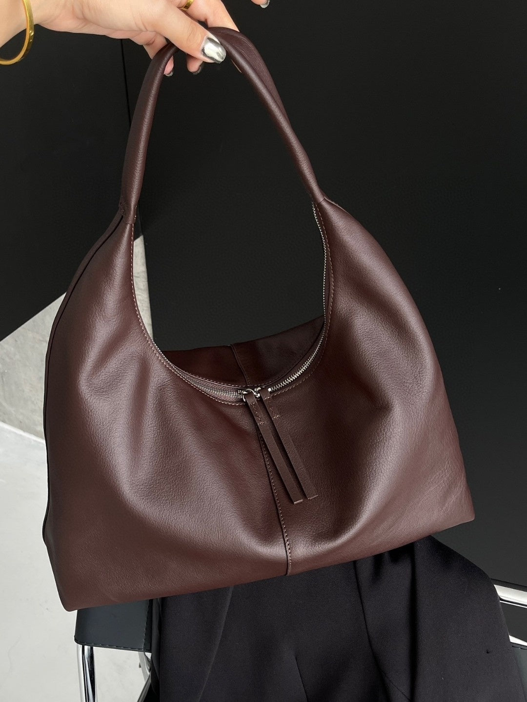 High-grade Large Capacity Crescent Shoulder Underarm Bag