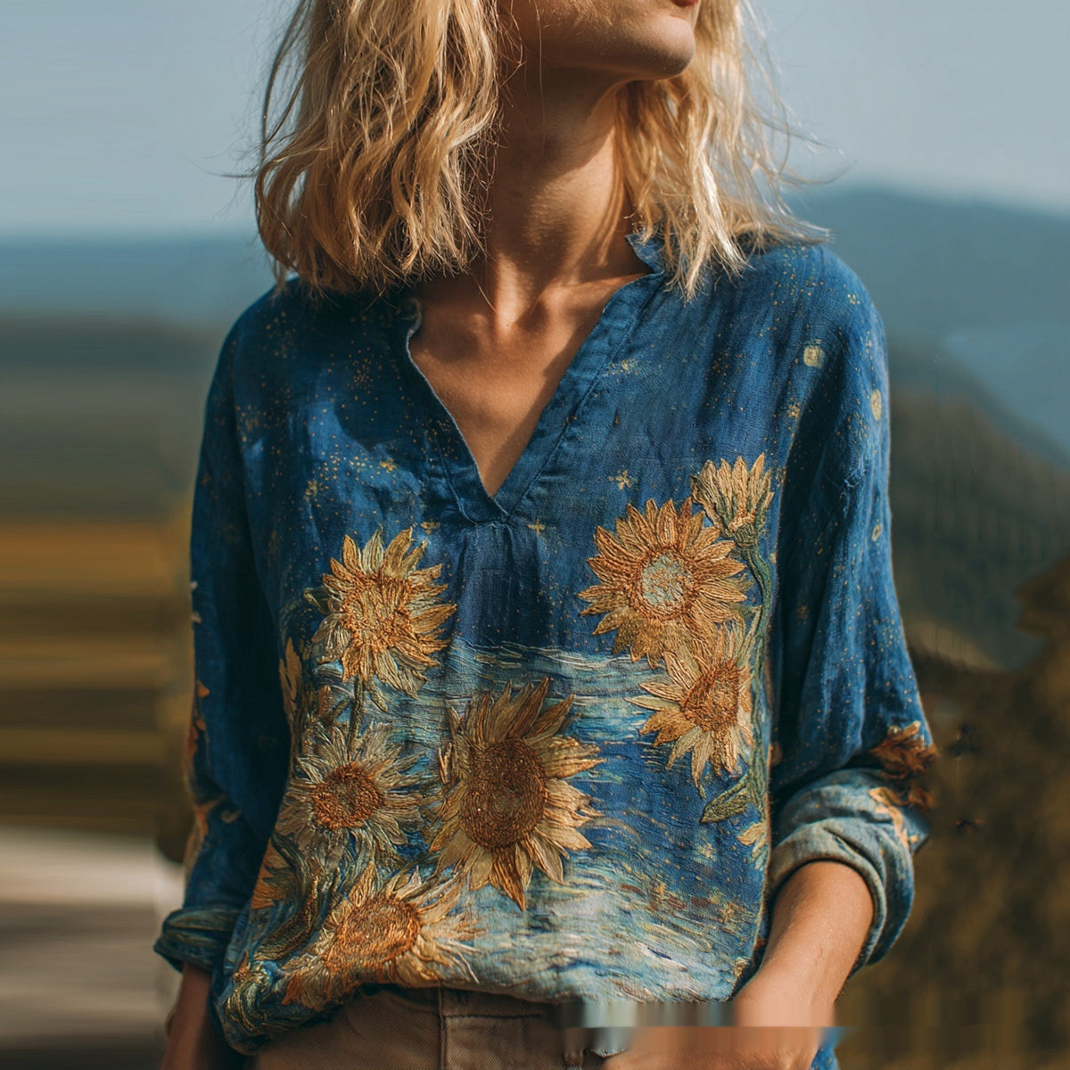Loose-fitting Casual Womens Shirt With A V-neck And A Printed Design
