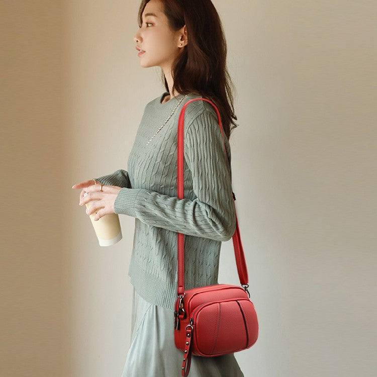 Middle-aged Change Messenger Bag Girl