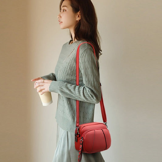 Middle-aged Change Messenger Bag Girl