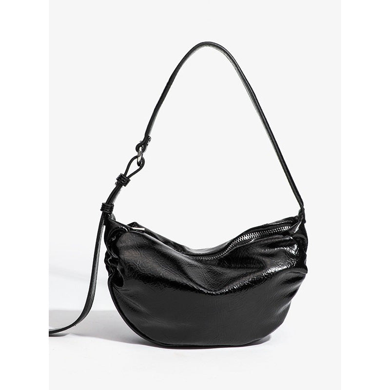 Fashionable And Trendy Black Pleated Shoulder Bag In Rock-and-roll Style