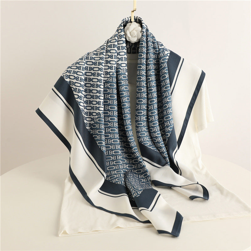 Ladies Fashion Simple Retro Printed Square Scarf