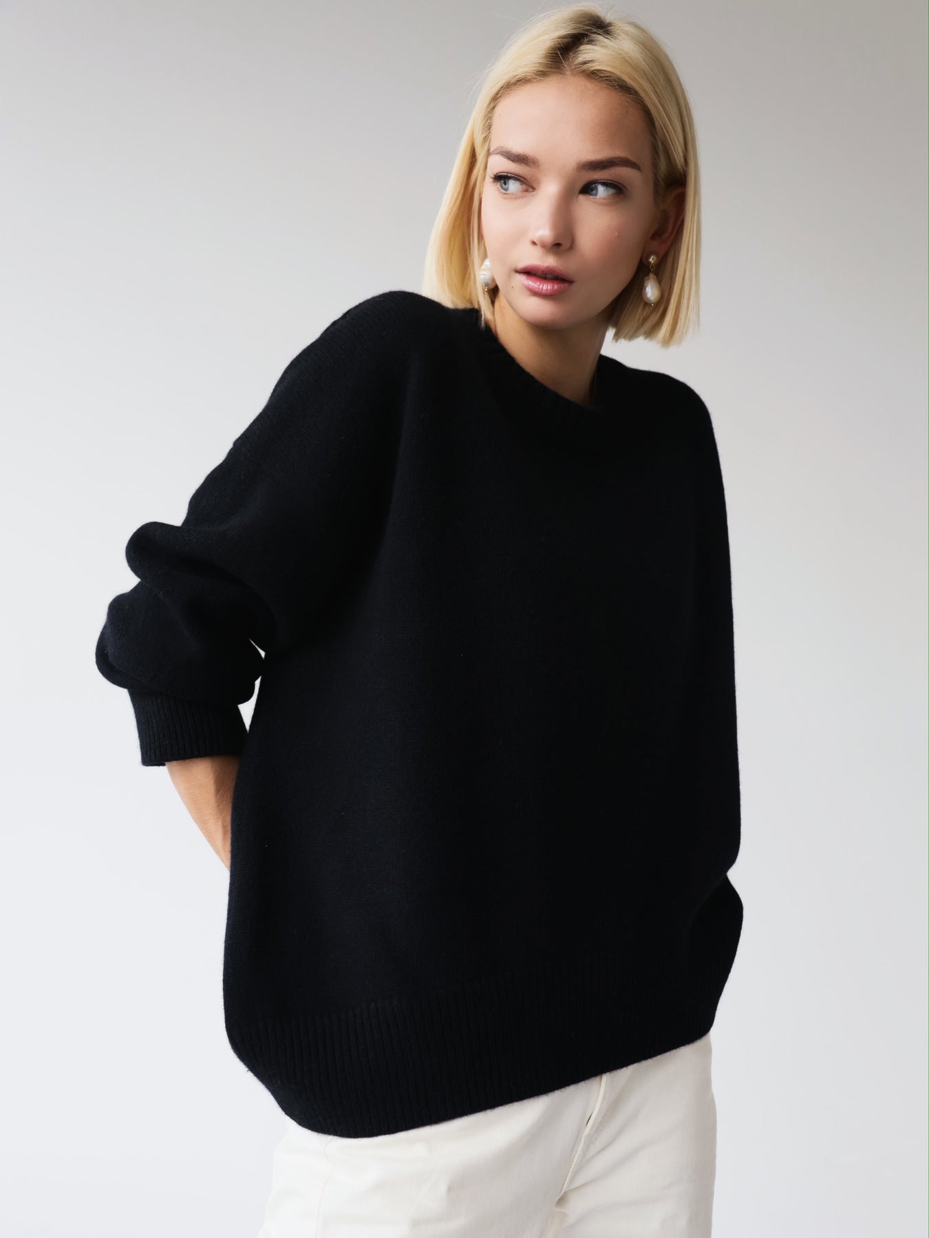 Loose And Versatile Knitted Pullover Sweater As A Base Layer