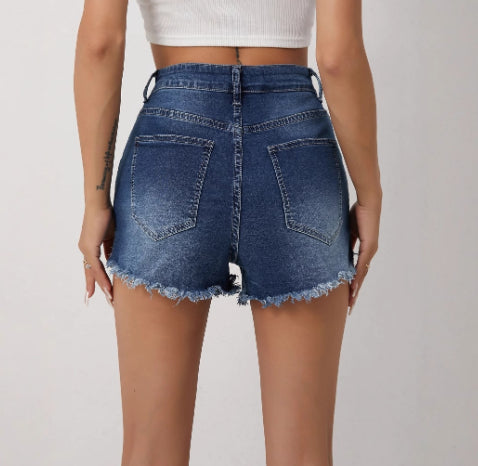 Højtaljede slim-fit denimshorts med slidte detaljer til kvinder