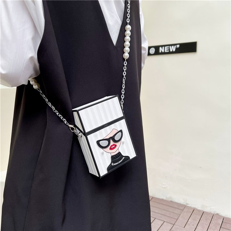 Eccentric Personality Chain Retro Popular All-matching Shoulder Messenger Bag