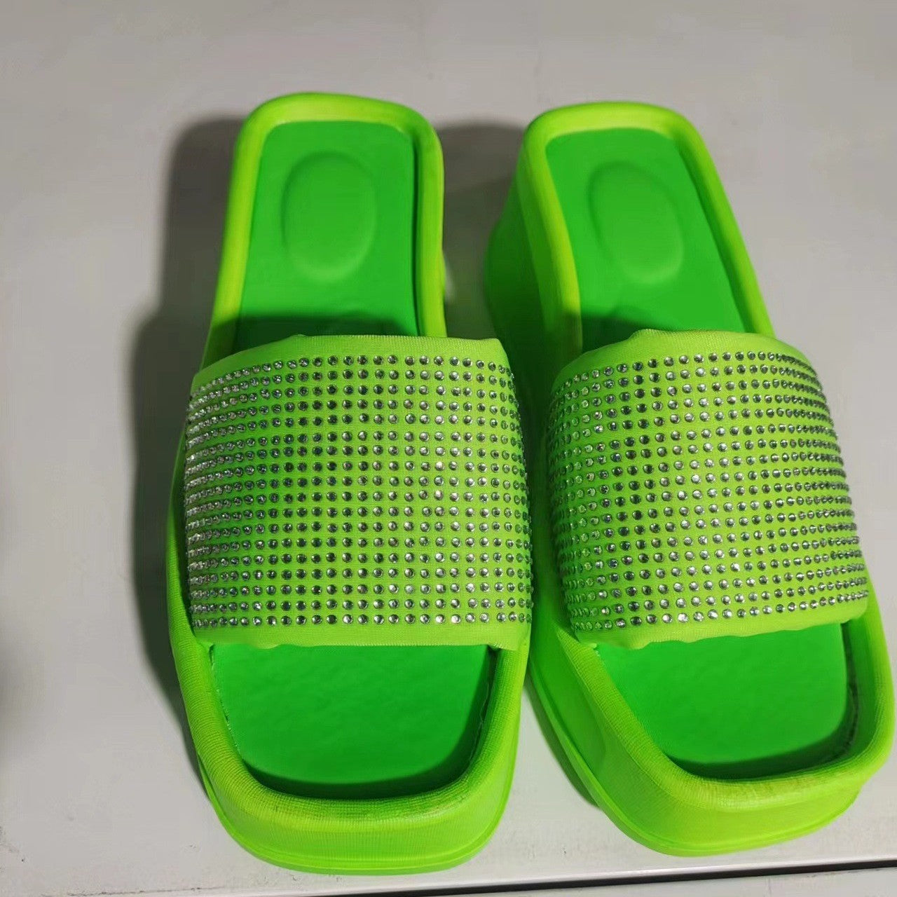 Square Colored Sponge Bottom Net Red Slippers