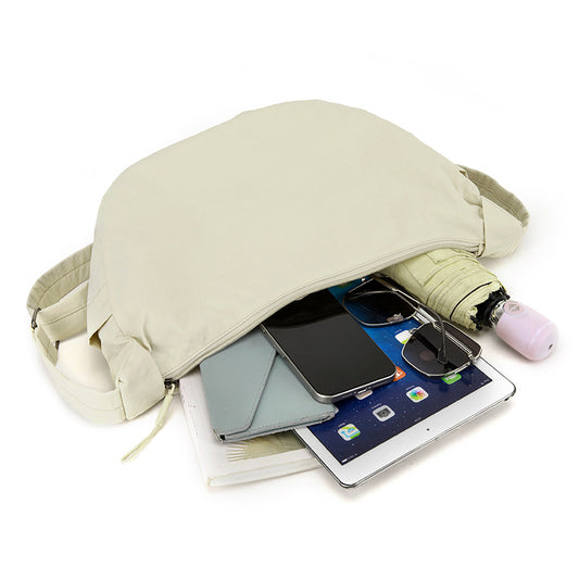 High-capacity Shoulder Bag Thats Both Stylish And Easy To Carry