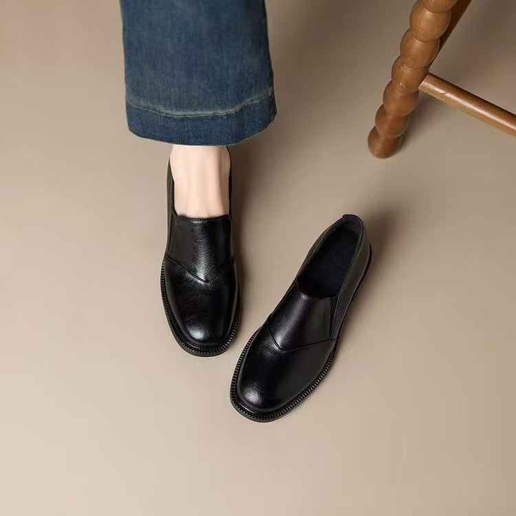 Chunky-hælede skridsikre pumps i blødt læder og loafers uden snørebånd