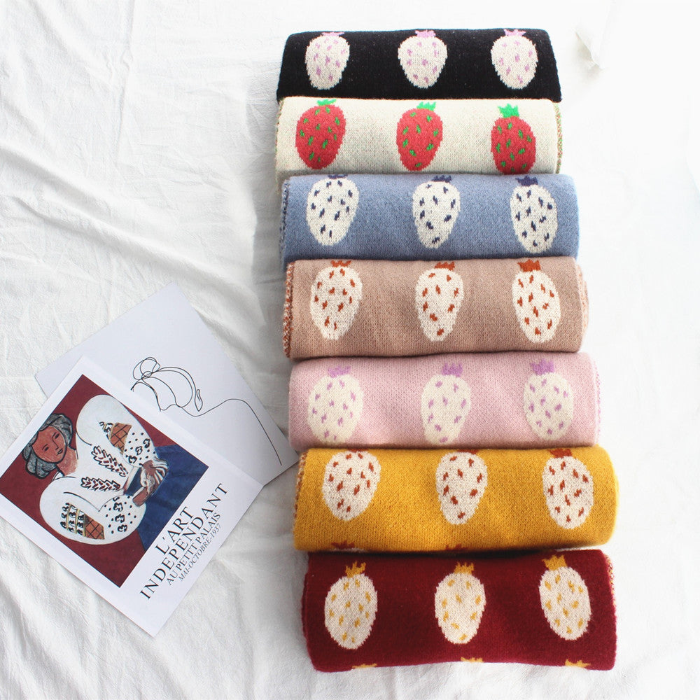 New thick woolen scarf in autumn and winter