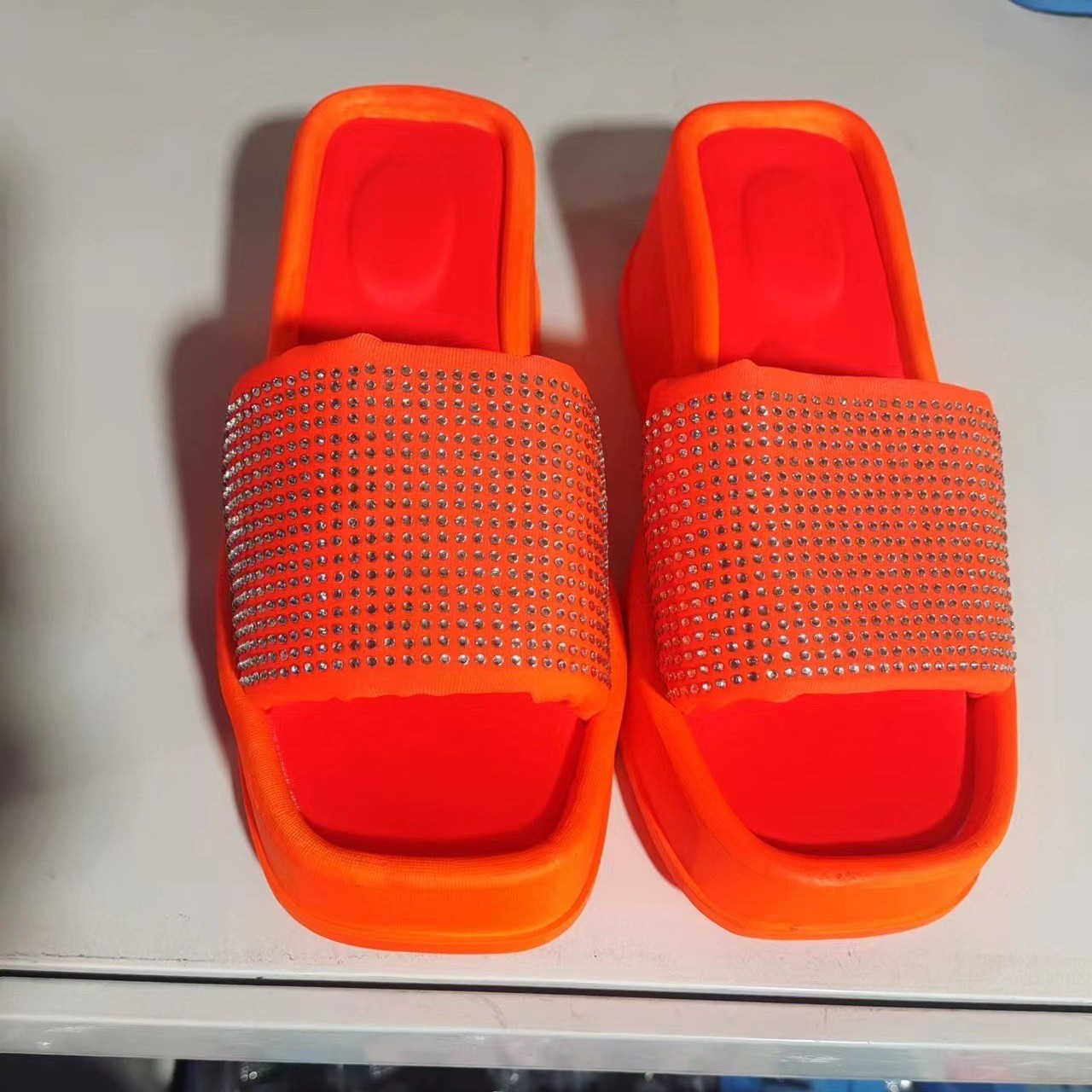 Square Colored Sponge Bottom Net Red Slippers