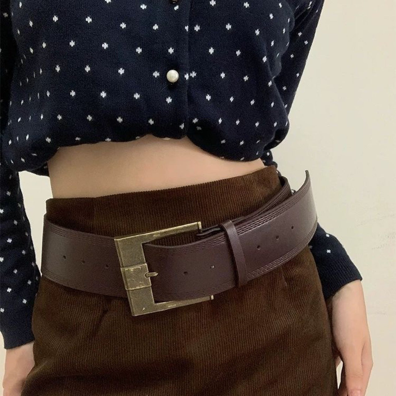 Retro Womens Figure-flattering Outfit With A Skirt And A Spicy-style Belt