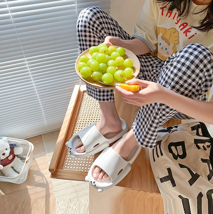 Wearing Thick-soled Sandals And Slippers At Home And Indoors In Summer