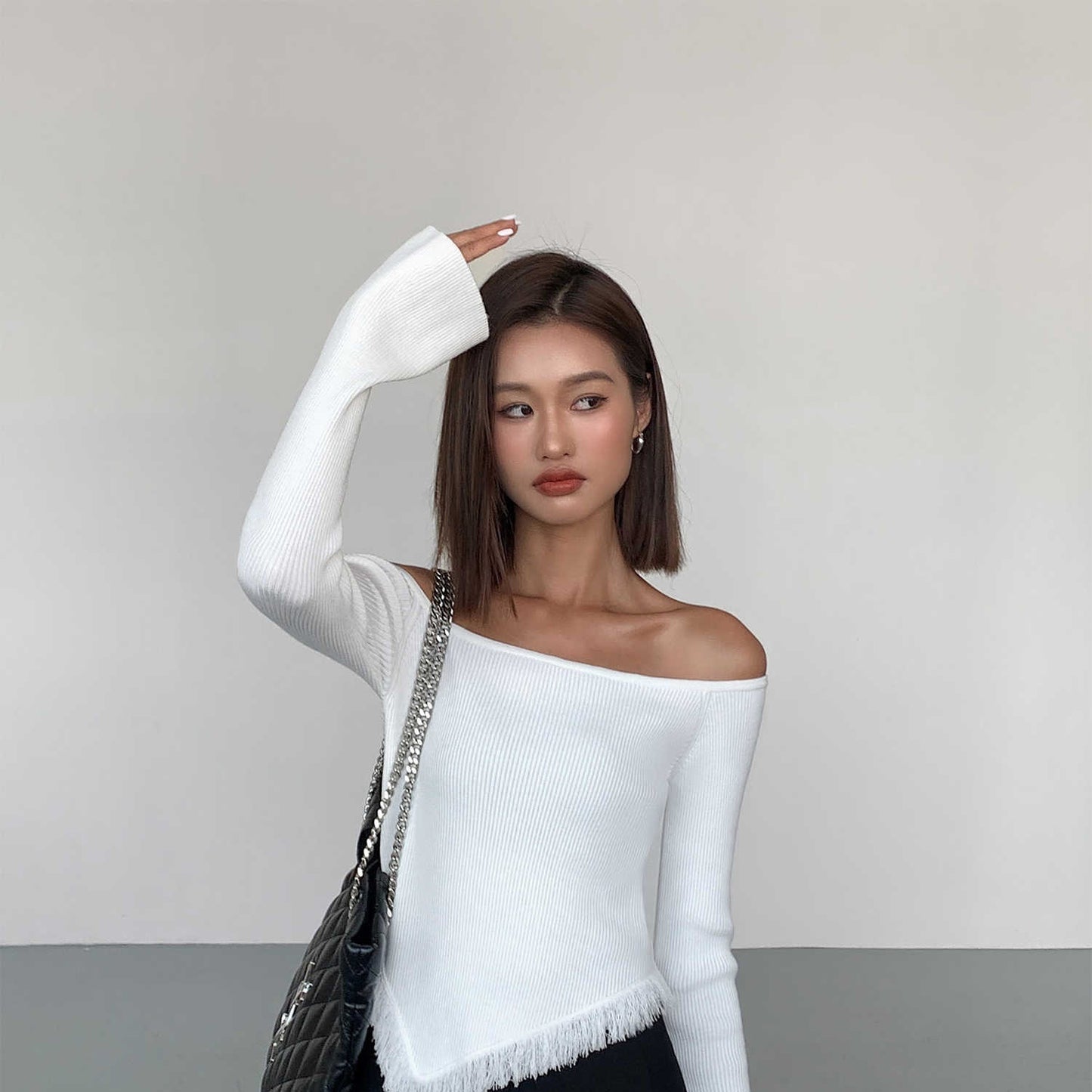 Women's Horn Style In Black Long-sleeved Sweater