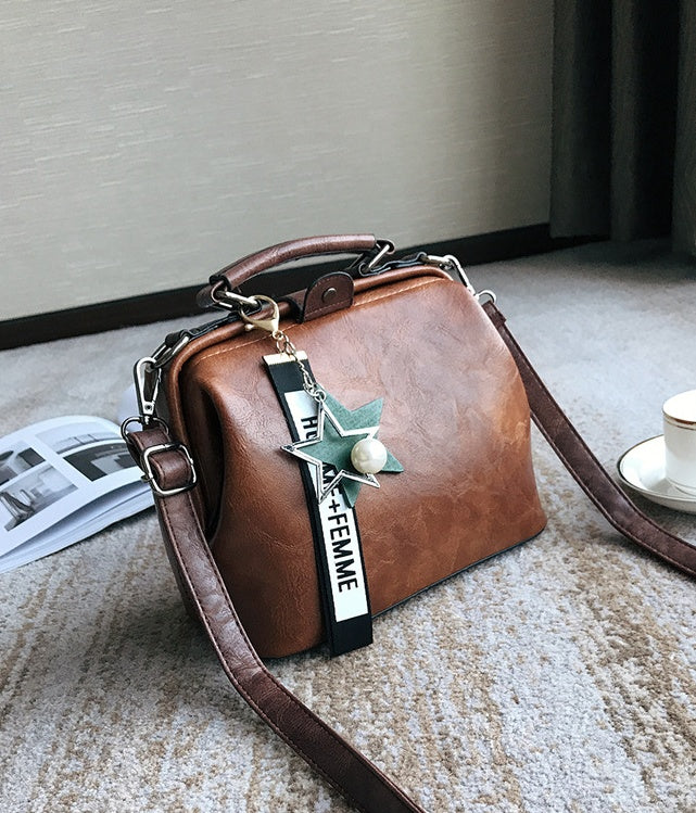 Bag female summer and autumn new fashion handbags trend line retro ladies shoulder bag wild slung portable doctor bag