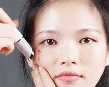 Introduce massage sticks to the bags under the eyes