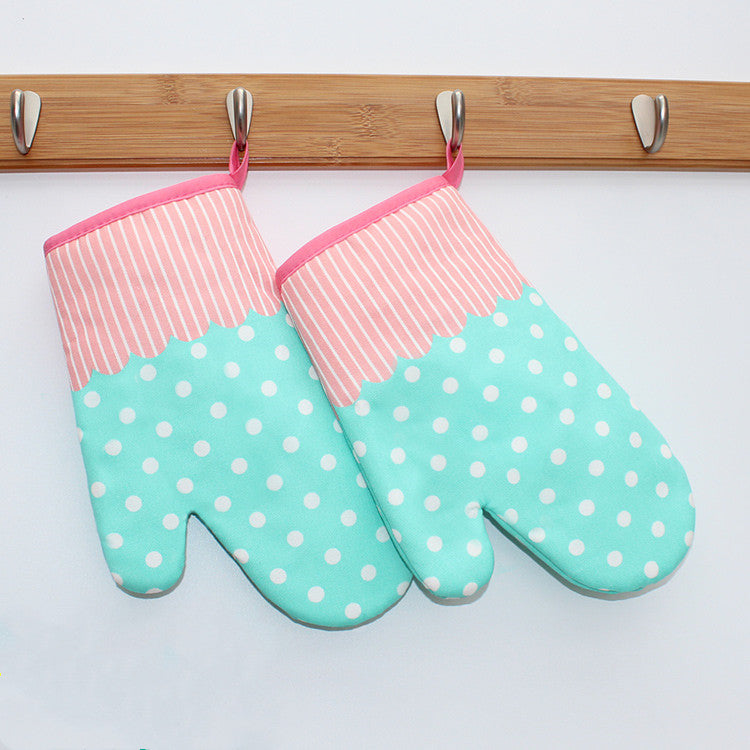 Thickened microwave oven gloves