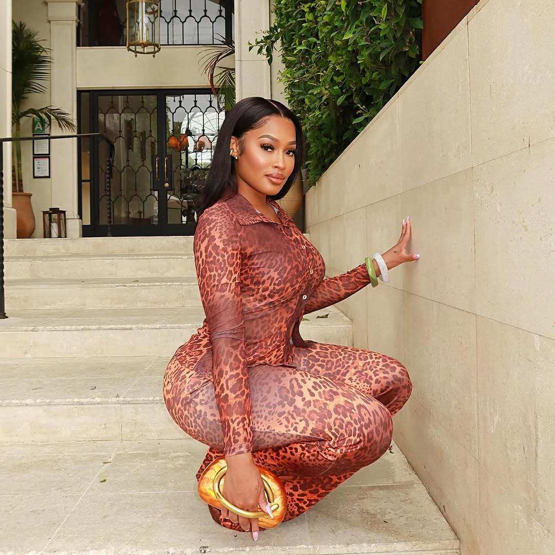 Womens Retro Chic Leopard-Print Top And Pants Set