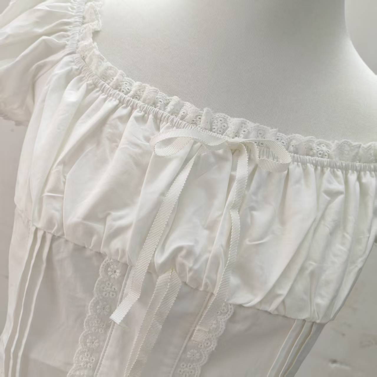 Square Collar Pleated Edge Self-tie Lace Short Top