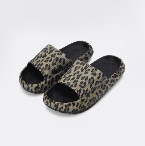 Women's Fashion Outer Wear Personality A Word Thick Bottom Slippers