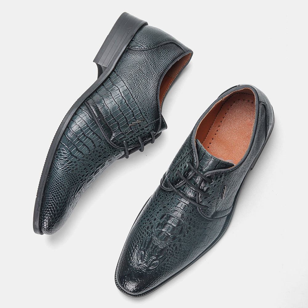 Men's vintage leather shoes with pattern
