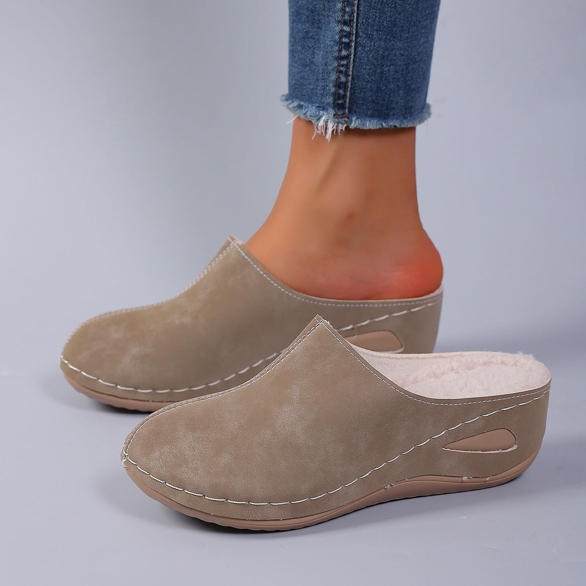 Plus-size Round-toe Fleece-lined Wedge Slippers